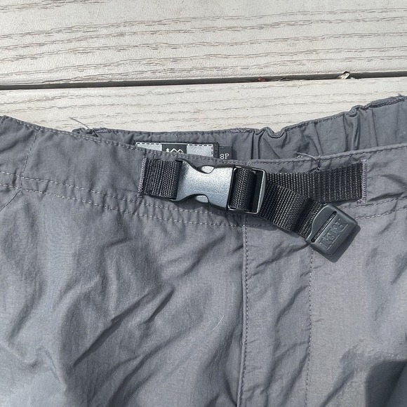 REI women's gray cargo convertible shorts pants 8p lightweight zipper belted - Picture 6 of 16